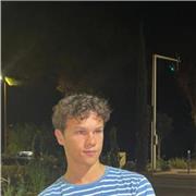 Etudiant en 3ème année de médecine, je maitrise très bien les matières scientifiques et ai soif de transmettre mes connaissances !